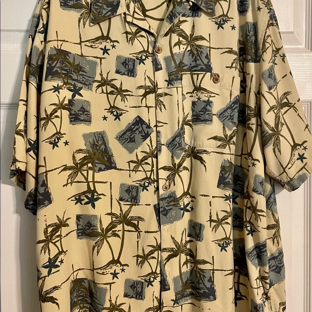 XL Paradise Coves Hawaiian print 100% Silk Button down Shirt